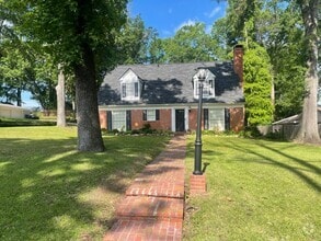 Building Photo - 6114 Dillingham Ave