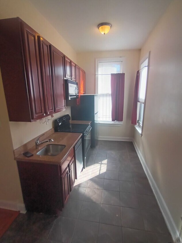 Primary Photo - 1900 W Diamond St