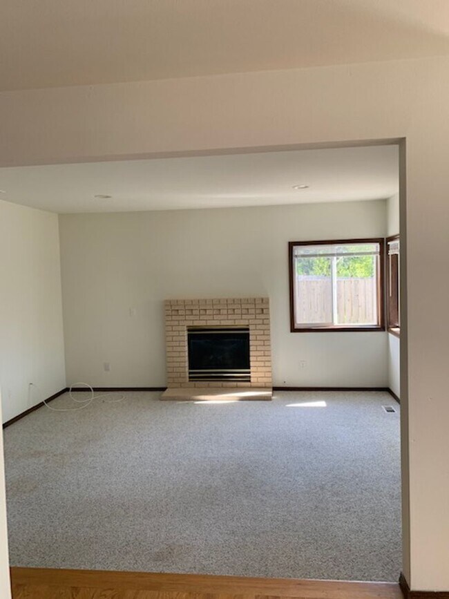 Foto del edificio - Lovely 3 Bedroom/2.5 Bath, Great Edmonds N...