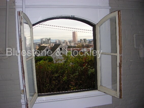Building Photo - Studio Apartment in Goose Hollow