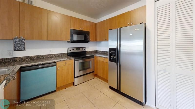 Primary Photo - 1705 Palm Cove Blvd