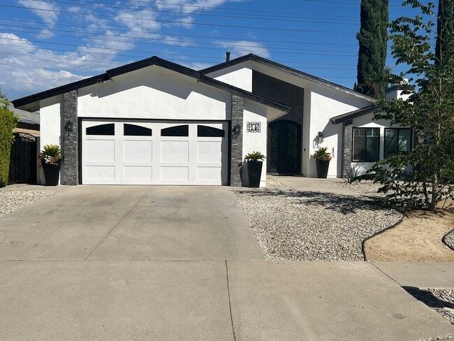 Frente de la casa - 9140 Crebs Ave