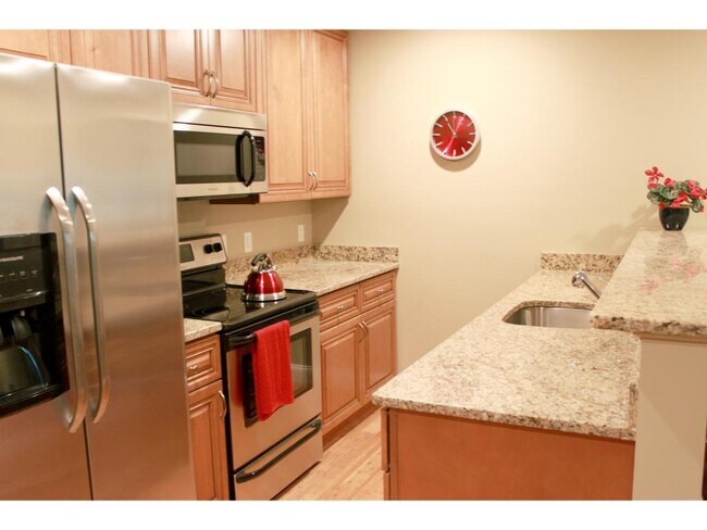 Building Photo - 67 Provencal Rd
