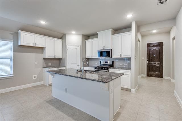 Building Photo - 5908 Aster Dr
