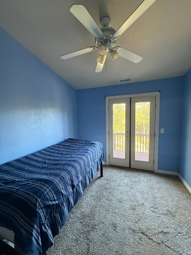 Habitación disponible - 1486 E Ivy Ln