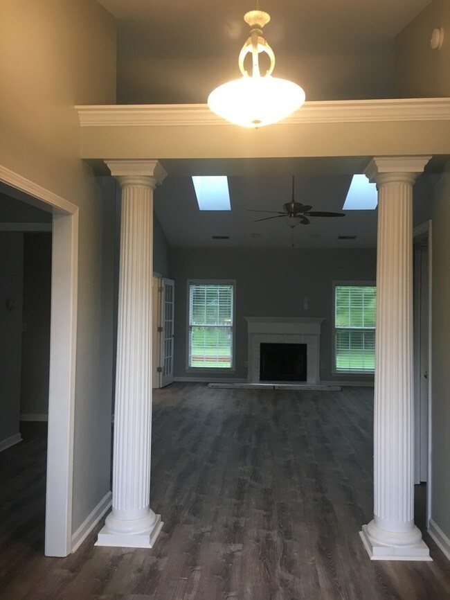 Building Photo - 5232 Woods Edge Rd