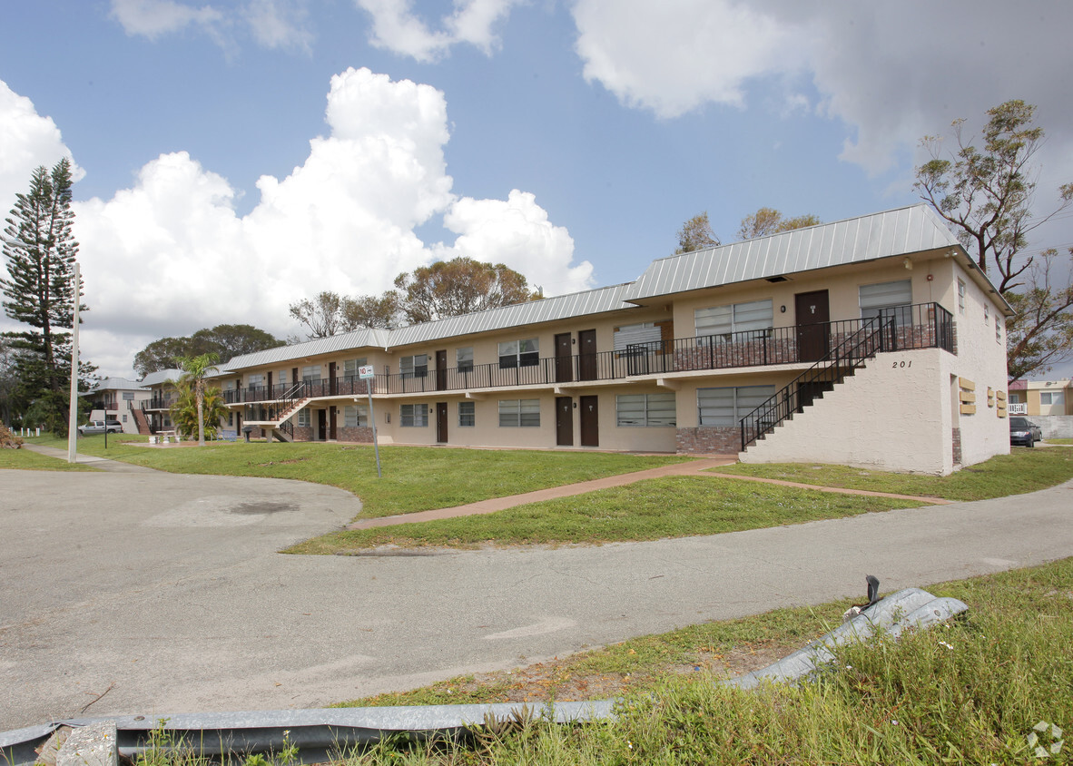 Primary Photo - Olive Glenn Apartments