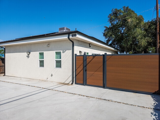 Building Photo - 11022 Penrose St