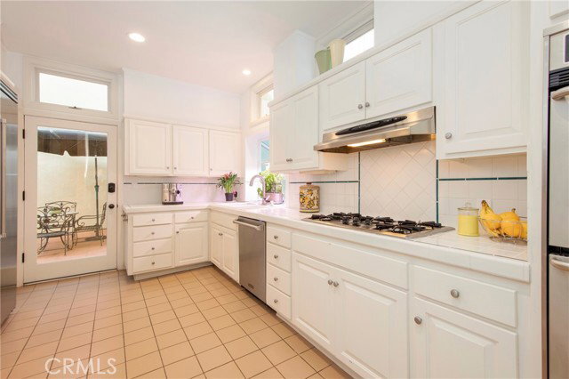 Building Photo - 3546 Dixie Canyon Pl