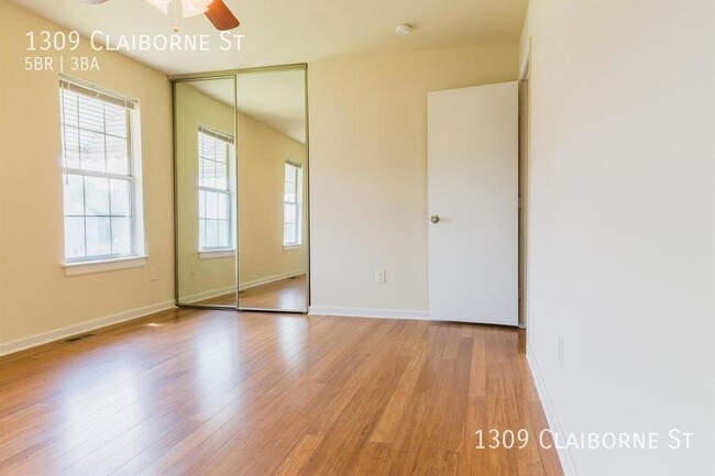 Building Photo - Beautiful, Spacious Updated 5BD Next to VCU!!