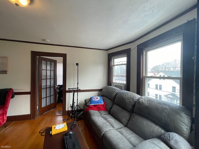 Building Photo - 3 br, 1 bath House - 58 Brock St # 3M