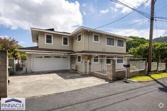 Building Photo - 3329 Woodlawn Dr