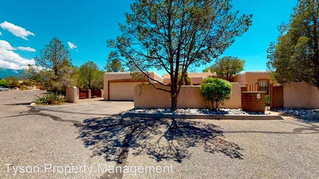 Primary Photo - 3 br, 1.5 bath House - 2724 Tramway Cir NE