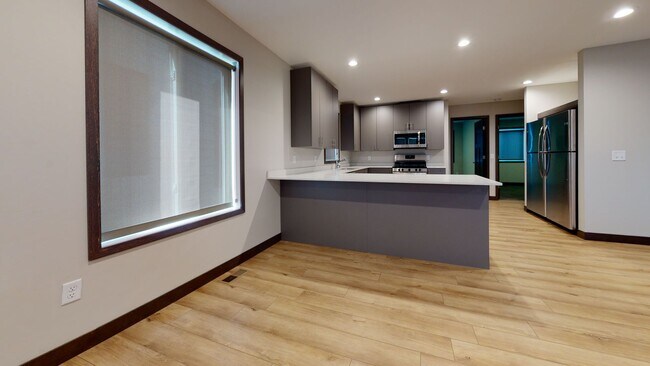 Foto del edificio - 607 12th Ave SE