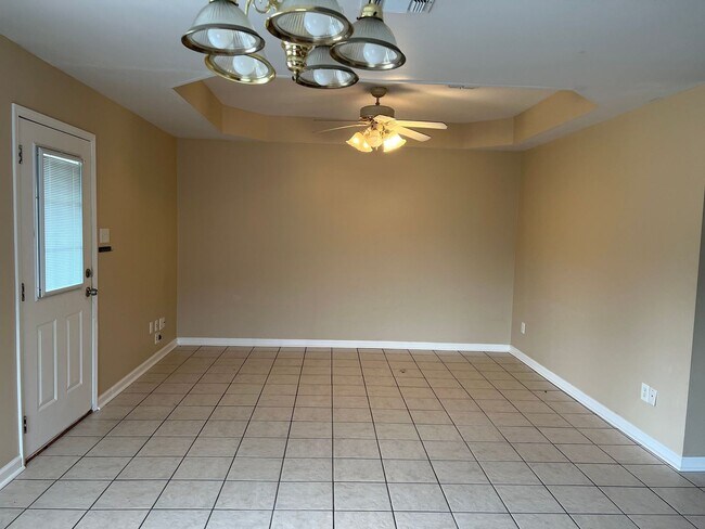 Foto del edificio - 504 Idlewild Dr