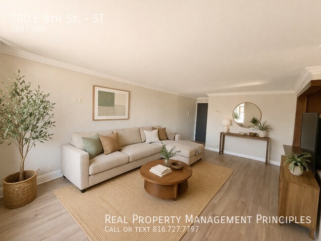 Foto del edificio - 700 E 8th St