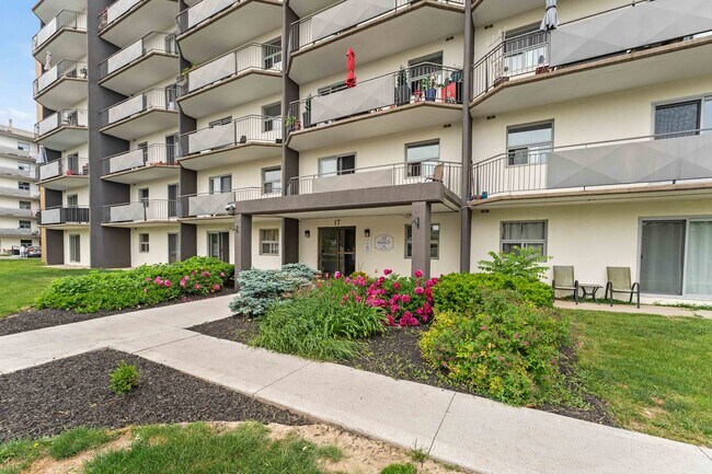 Photo du bâtiment - Lynden Gate Estates Apartments
