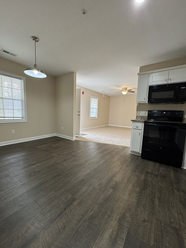 Foto del edificio - 1150 Cross Creek Cir