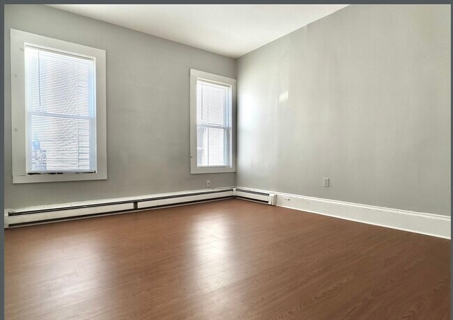Building Photo - 553 Dorchester Ave