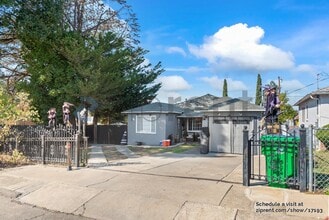 Building Photo - 2838 Romagnolo St