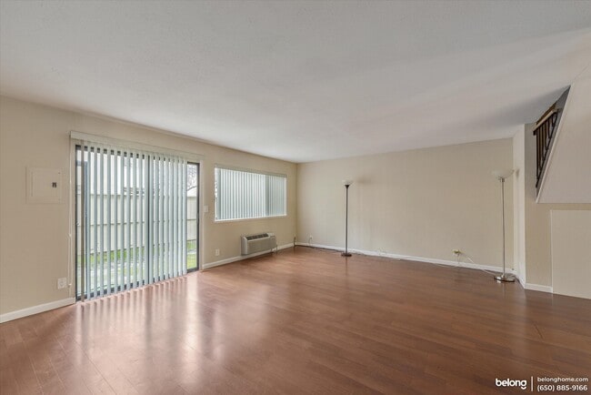 Building Photo - 3025 Kaiser Dr