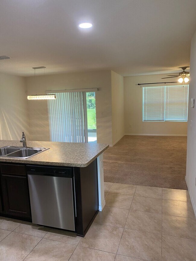 Building Photo - Beautiful 4/2 Home In Leesburg