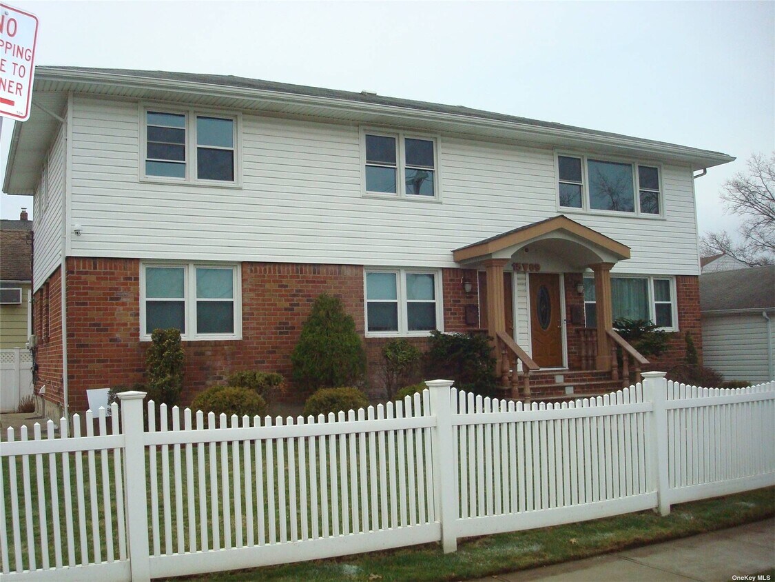 Primary Photo - 1509 Steele St
