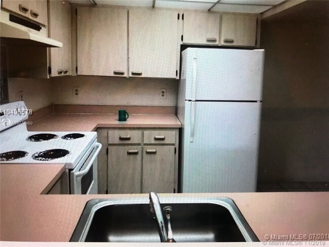 Building Photo - 9802  Hammocks Blvd  101-16 Miami FL 33196