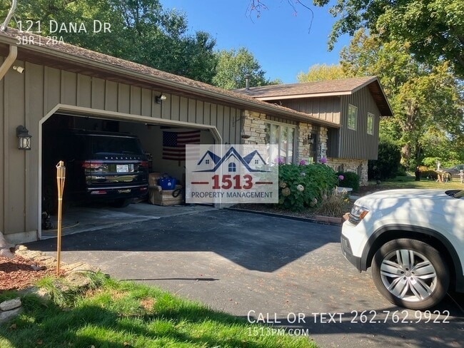 Building Photo - 121 Dana Dr