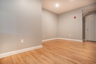Building Photo - 293 Fayette St