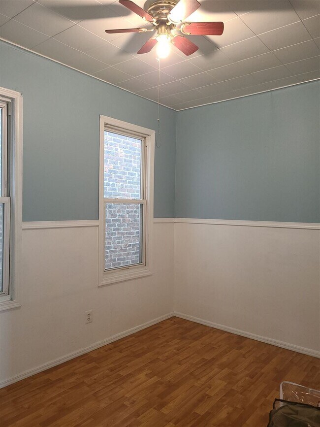 Foto del edificio - 11 Olean Ave