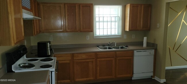 Building Photo - 225 Bradstone Cir