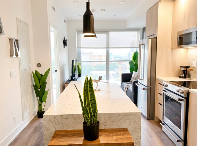 Building Photo - 30 Mutual St