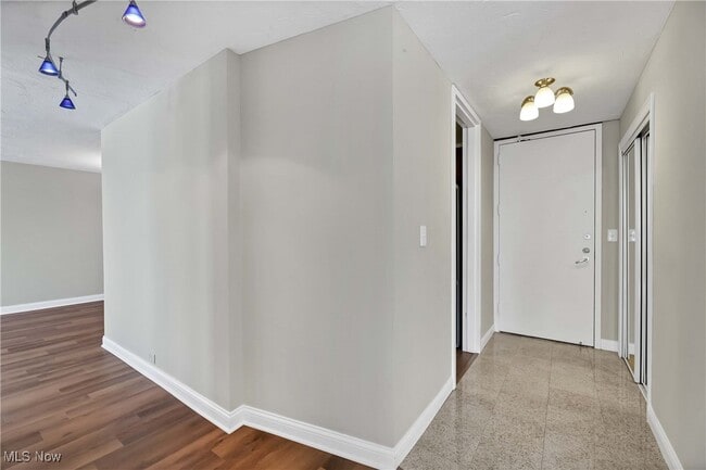 Building Photo - 12700 Lake Ave