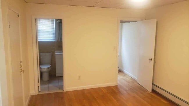 Building Photo - 287 Beacon St