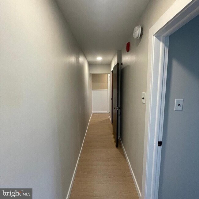 Foto del edificio - 2721 E Somerset St