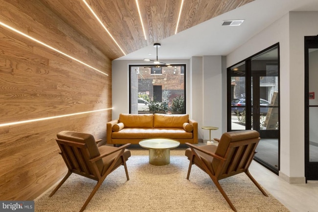 Photo - 104 W Berks St House