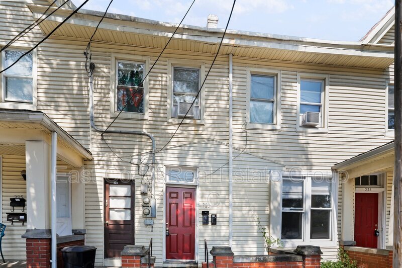 323 S Queen St Unit 1, Martinsburg, WV 25401 Condo for Rent in Martinsburg, WV