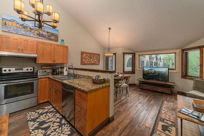 Building Photo - 280 Mahoney Dr