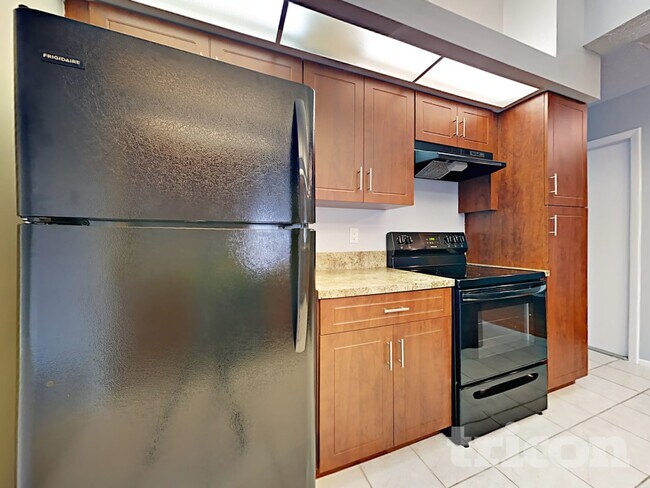 Foto del edificio - 6835 67th St Cir E