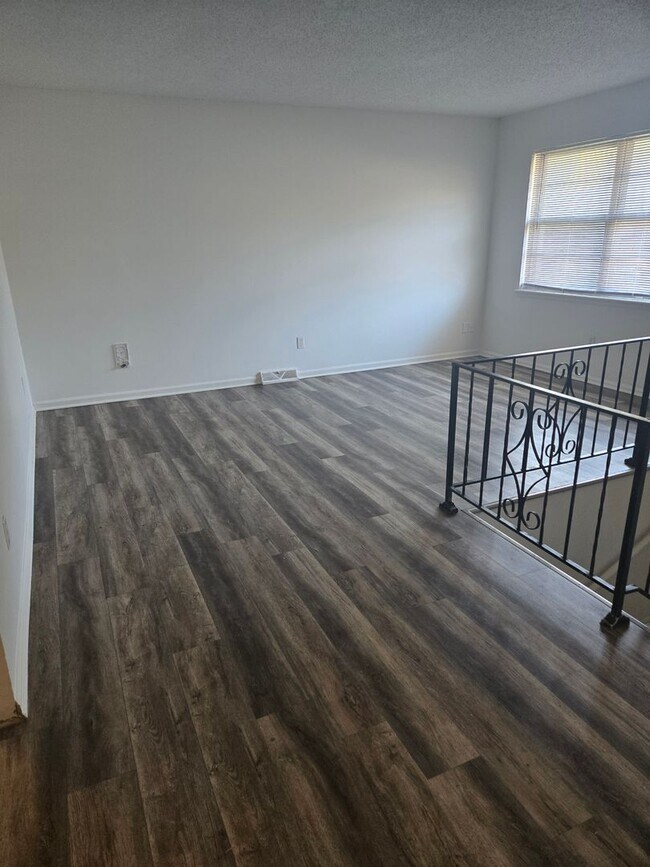 Foto del edificio - 7337 Hartford Ave