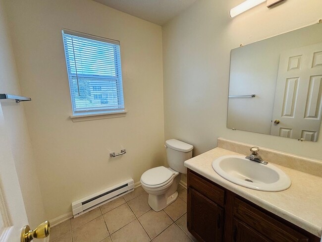Building Photo - 345 Wakeman Ct NE
