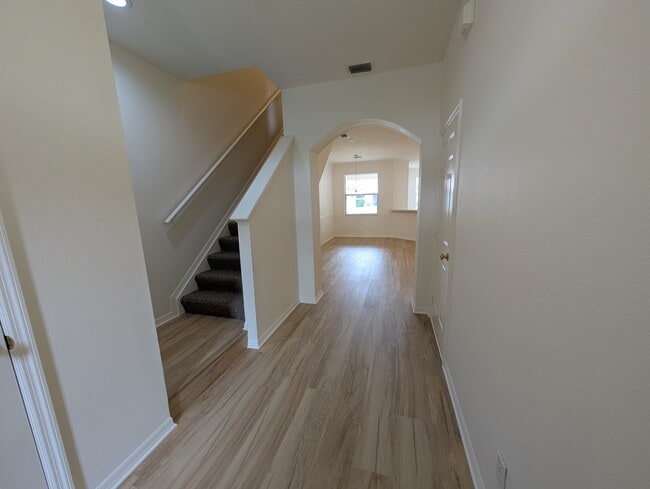 Building Photo - 4004 Crabtree Ave