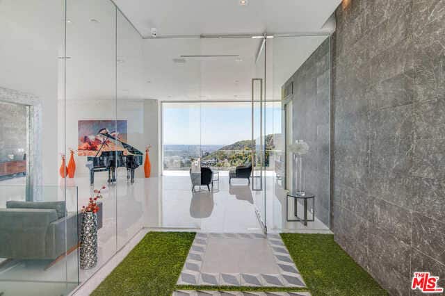 Building Photo - 7080 Mulholland Dr
