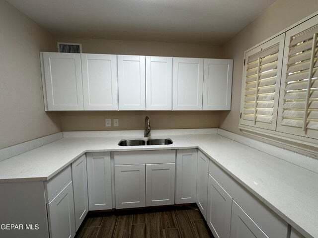 Foto del edificio - 2925 Prestwick Rd