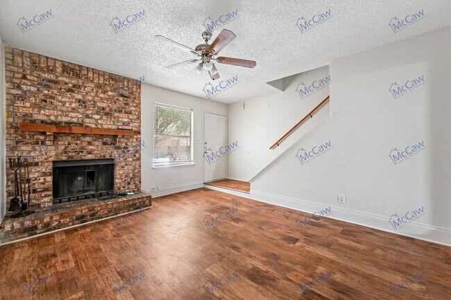 Foto del edificio - 800 Bluebonnet Dr