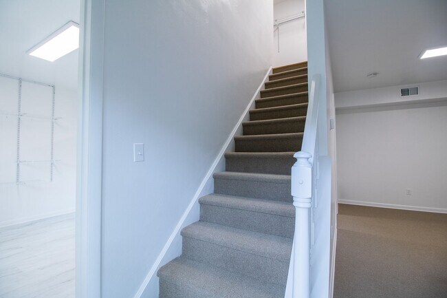 Foto del edificio - Available for the 2026-2027 leasing term