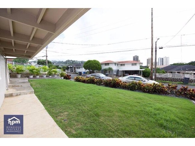 Foto del edificio - 2026 Bachelot St