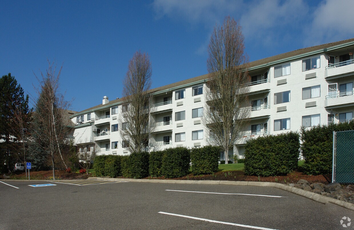 Garden Valley Retirement Apartments in Roseburg, OR