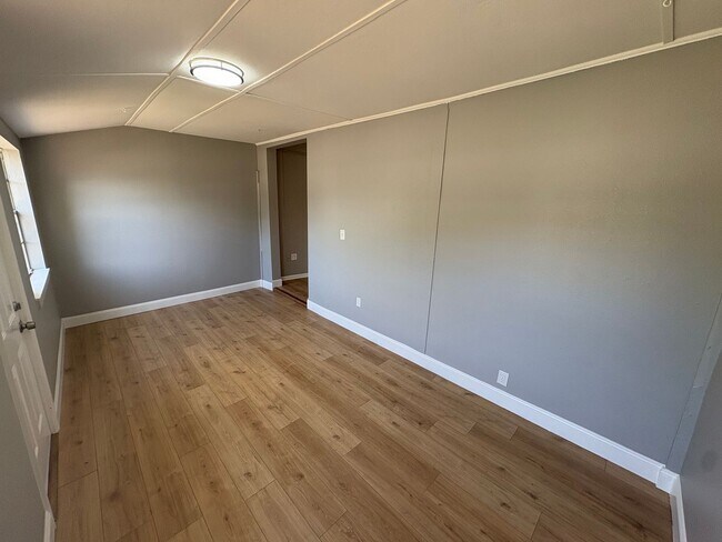 Foto del edificio - 3 Bed / 2 Bath Single-Family Home Near Downtown Eustis